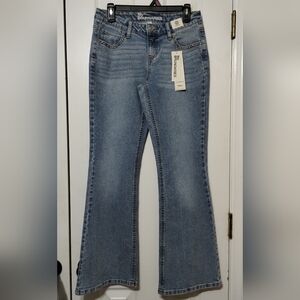 No Boundaries Women's Size 4 Light Wash Low Rise Flare Jeans